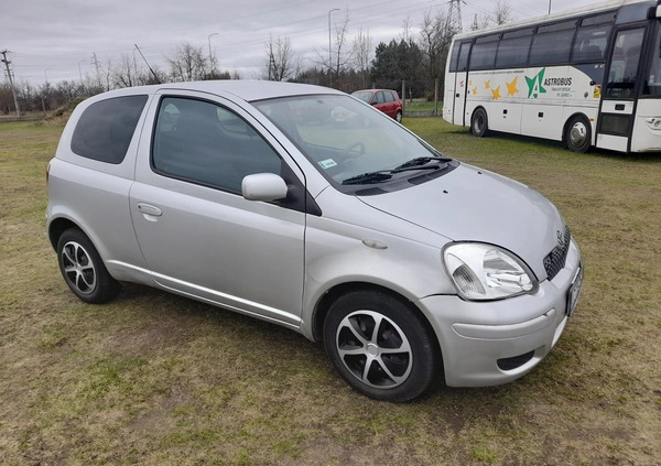 Toyota Yaris cena 6900 przebieg: 123000, rok produkcji 2005 z Wągrowiec małe 56